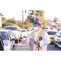 Mais de três mil veículos participam de procissão motorizada em Campo Largo